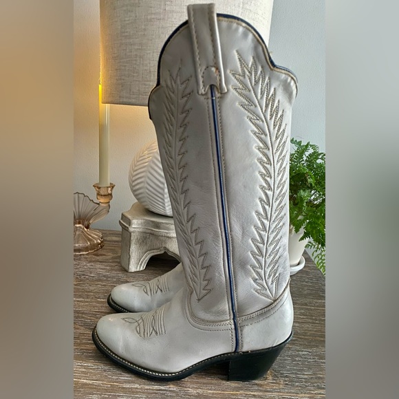 *Crosslisted* Vintage ACME Scallopped Women’s Western Cowboy Boots - Size 5.5 - Picture 2 of 10